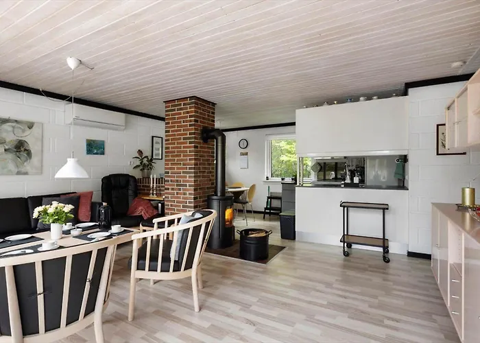 1420-aakirkeby-ostre-somarksvej-20 Hébergement de vacances Vester Somarken