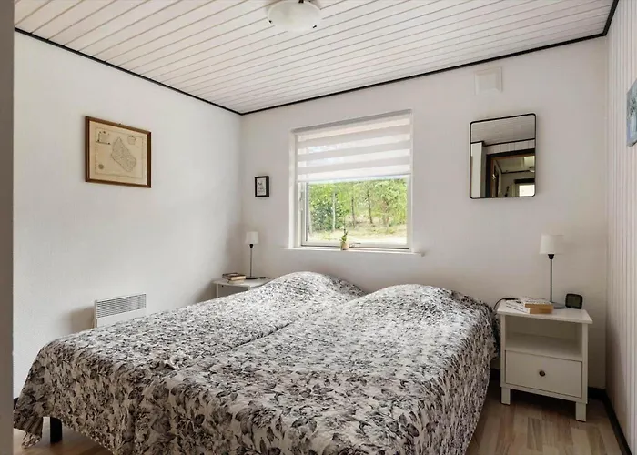 1420-aakirkeby-ostre-somarksvej-20 Hébergement de vacances Vester Somarken