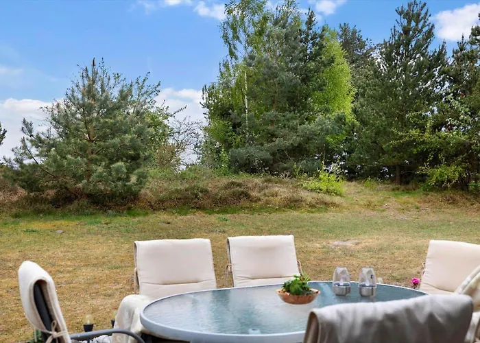 1420-aakirkeby-ostre-somarksvej-20 Hébergement de vacances *